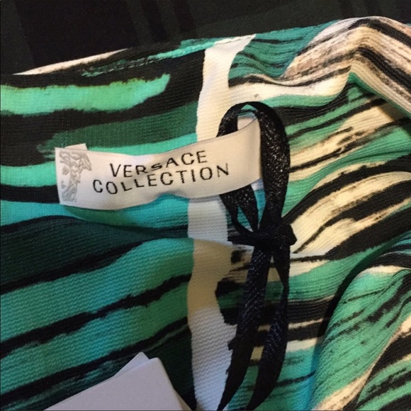 Brand new chic Versace dress. - Picture 6 of 6